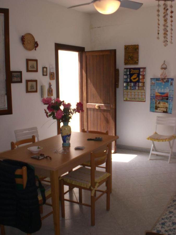Casa Vacanza Spiaggia Praia Favignana Exterior photo